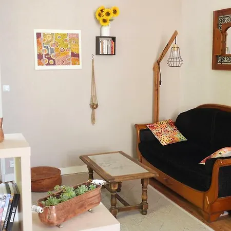 Joli Vue Sur L'eglise Apartment