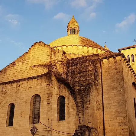 Joli Vue Sur L'eglise *